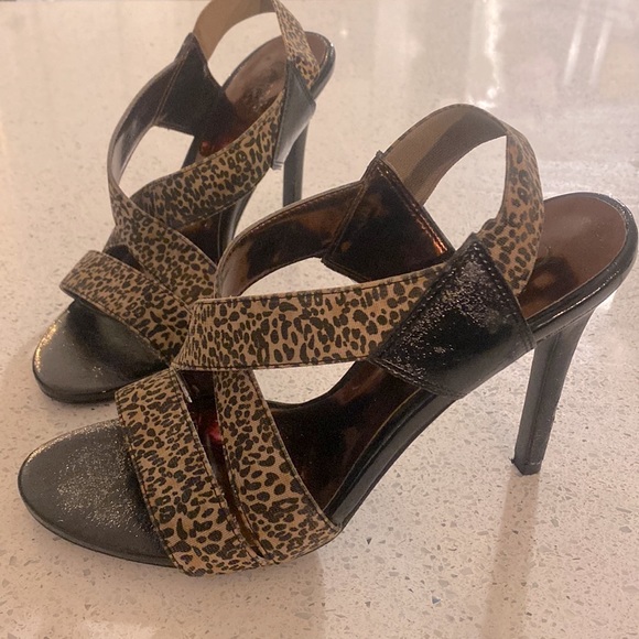 Leopard print heels 🐆 - Picture 1 of 16
